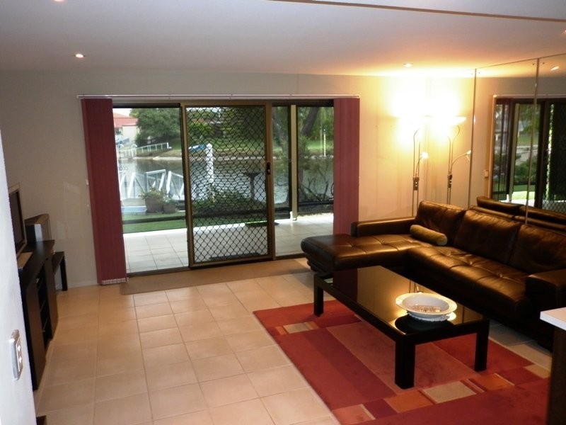 2/20 Broadmeadows Road, Maroochydore QLD 4558