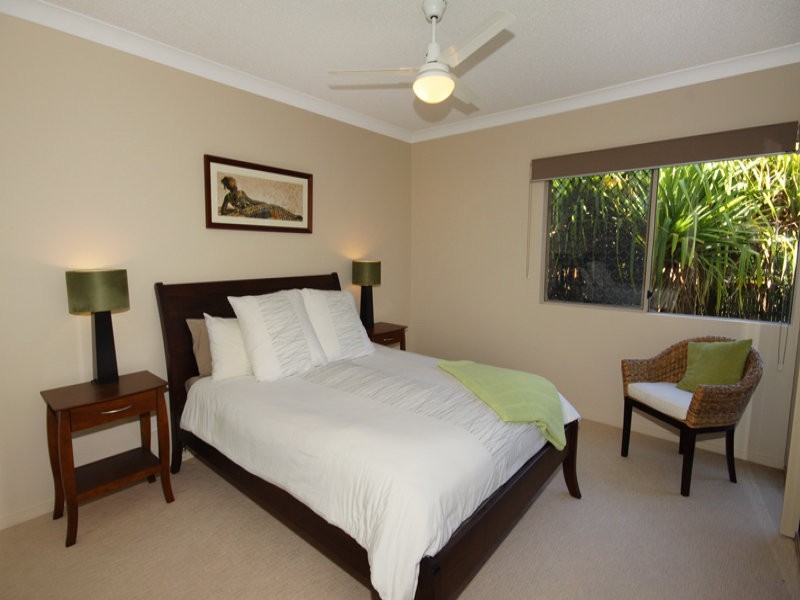 2/311 Bradman Avenue, Maroochydore QLD 4558