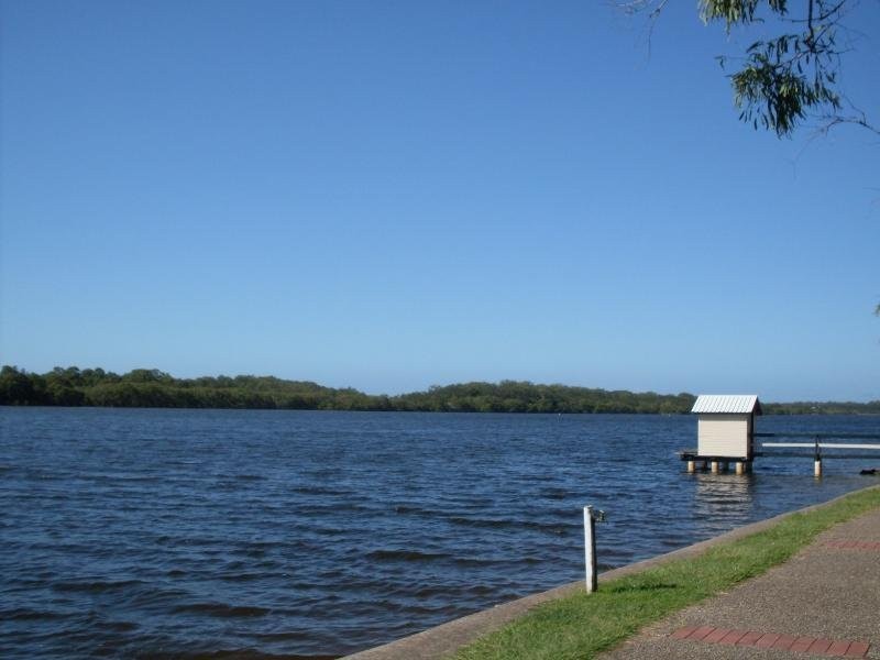 211 Bradman Avenue, Maroochydore QLD 4558