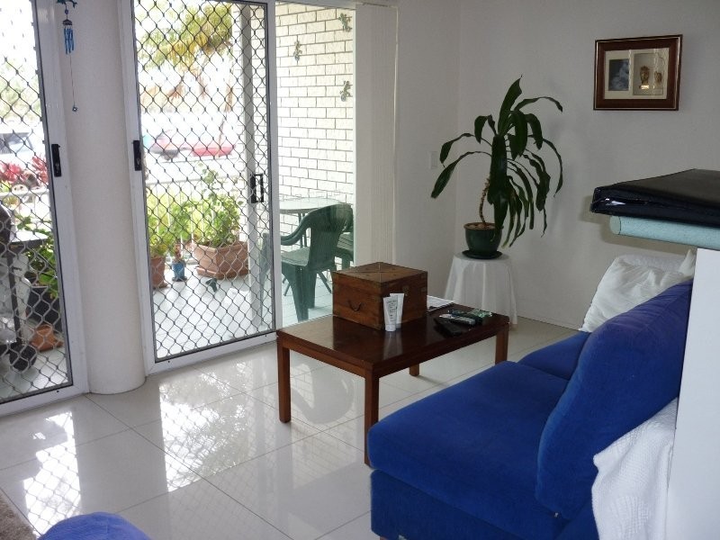 2/205 Bradman Avenue, Maroochydore QLD 4558