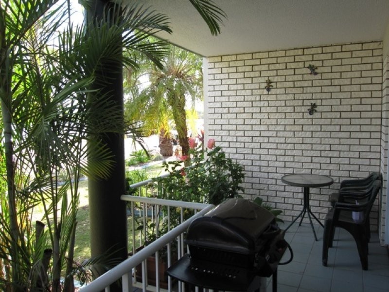 2/205 Bradman Avenue, Maroochydore QLD 4558