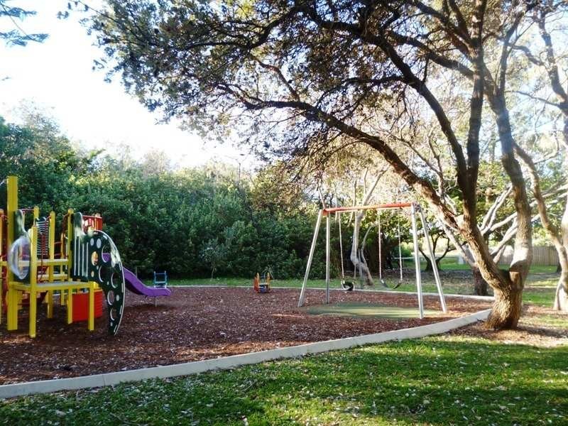 52 Oceanic Drive, Warana QLD 4575