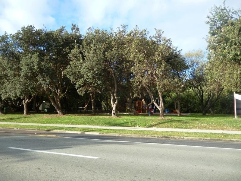 52 Oceanic Drive, Warana QLD 4575