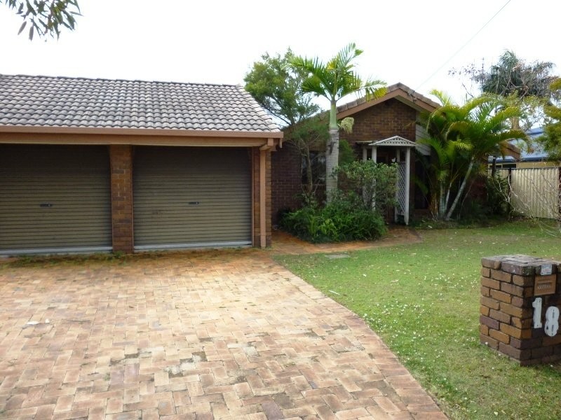 18 Summer Drive, Maroochydore QLD 4558