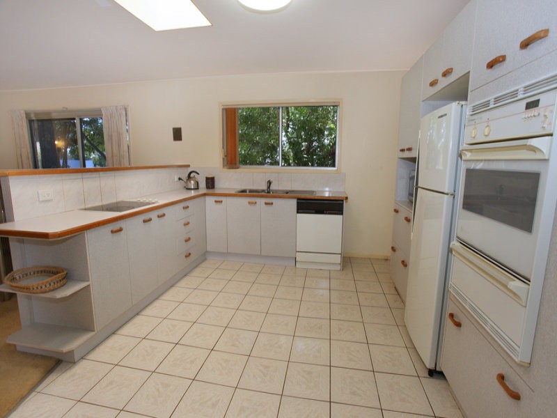 37 Surf Road, Alexandra Headland QLD 4572