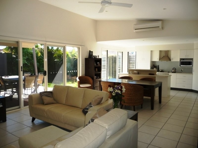 6 Windermere Way, Sippy Downs QLD 4556