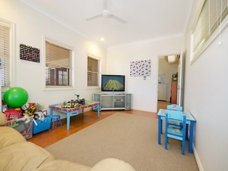 9 Camfield Street, Alexandra Headland QLD 4572