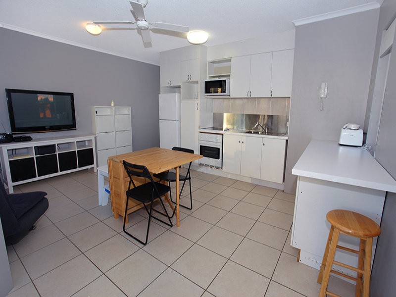 9/12 Memorial Avenue, Maroochydore QLD 4558