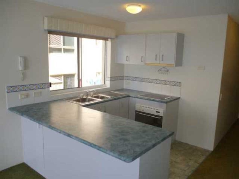 3/140 Duporth Avenue, Maroochydore QLD 4558