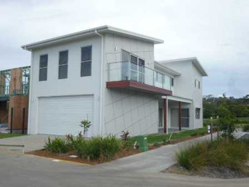 27 Almaden Lane, Maroochydore QLD 4558