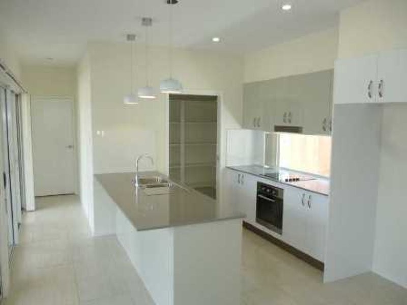 27 Almaden Lane, Maroochydore QLD 4558