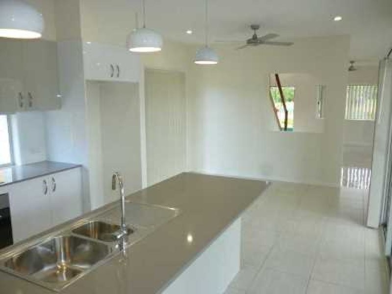 27 Almaden Lane, Maroochydore QLD 4558