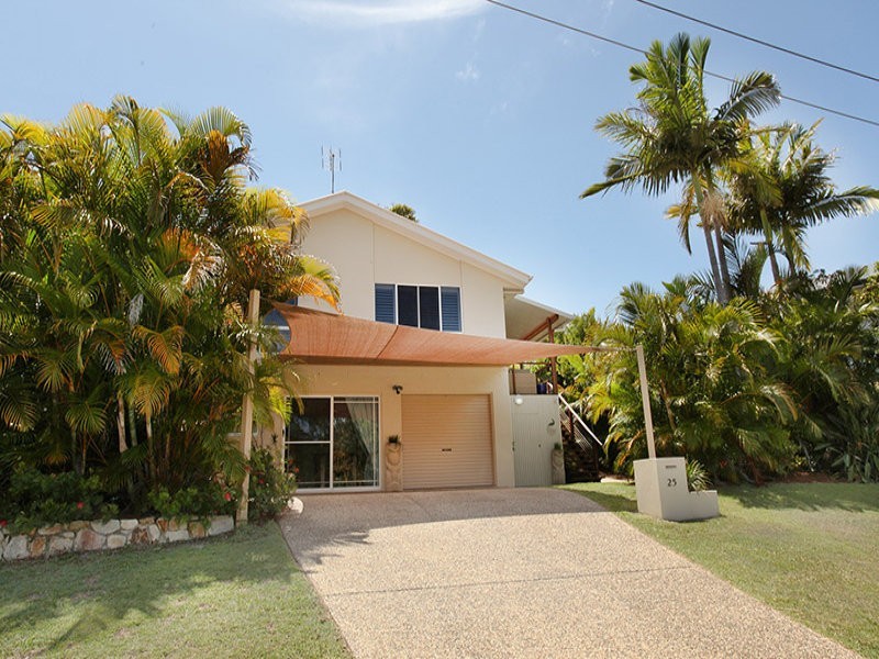 25 Woonum Road, Alexandra Headland QLD 4572