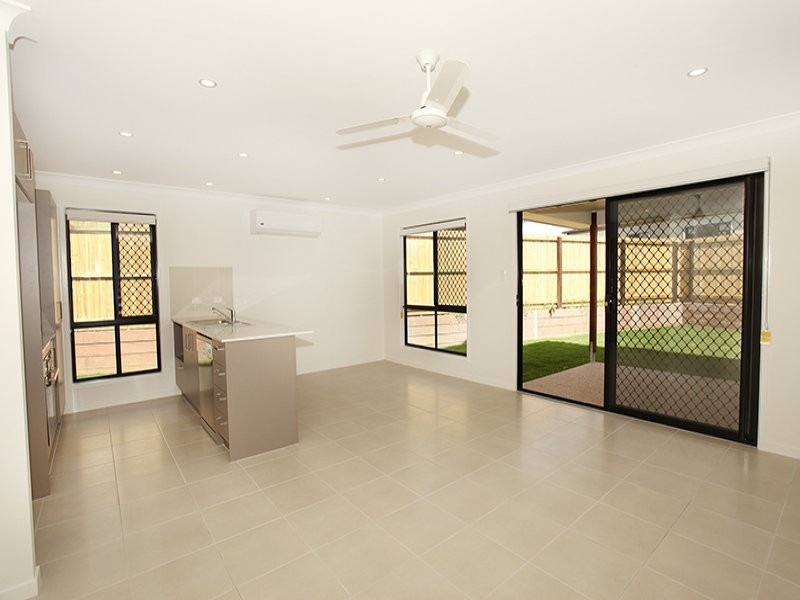 2/15 Cnr Kauri Crescent & Sundew Place, Peregian Springs QLD 4573