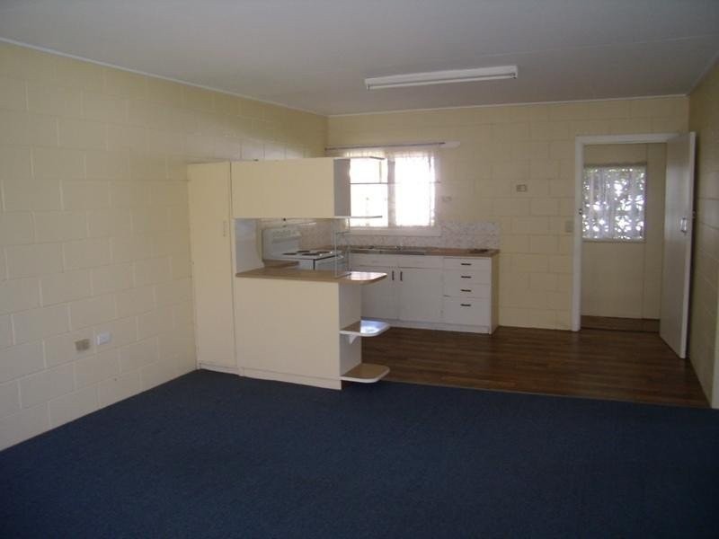 2/41 Hinkler Parade, Maroochydore QLD 4558