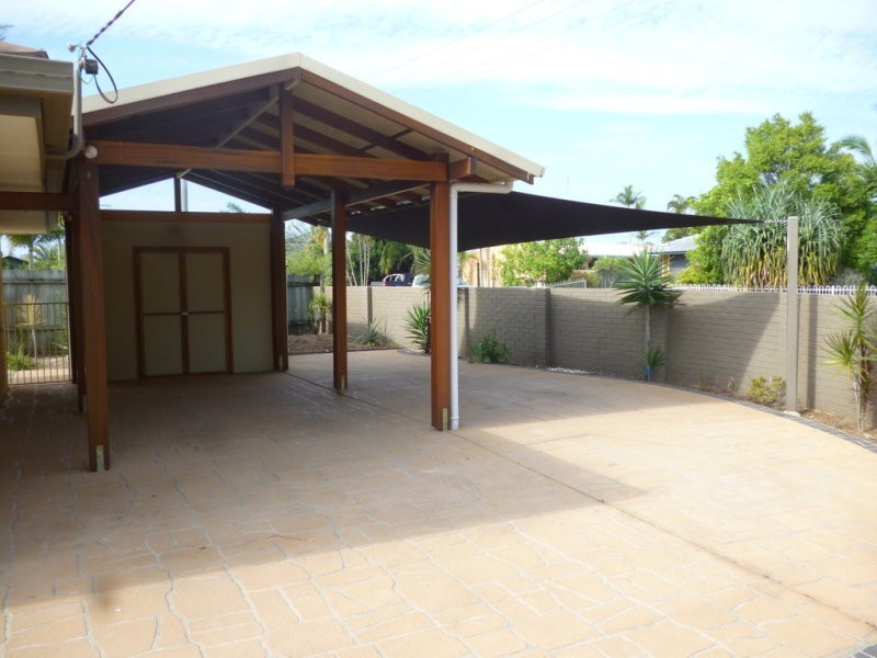 1 Ewinga Court, Mountain Creek QLD 4557