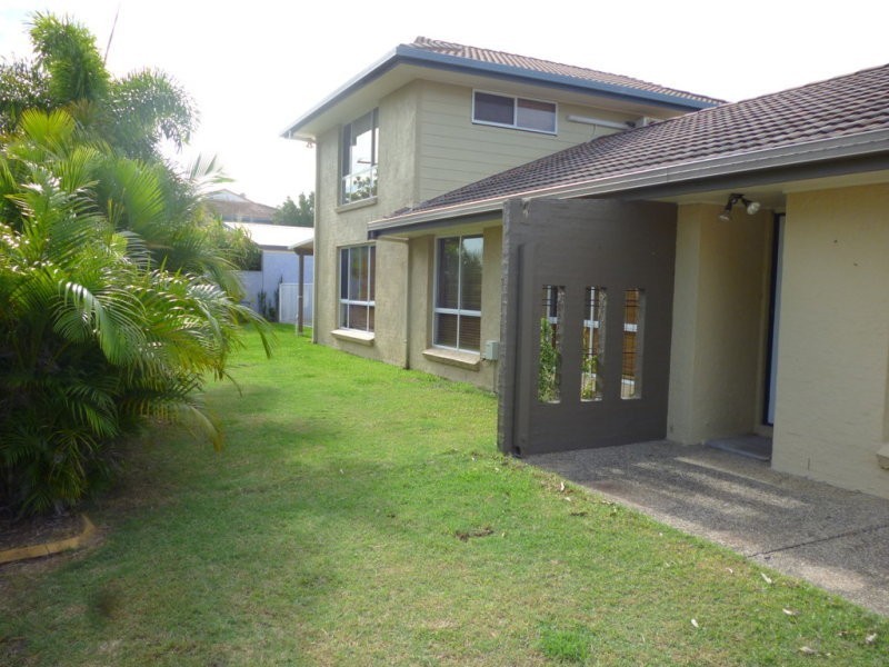 1 Ewinga Court, Mountain Creek QLD 4557