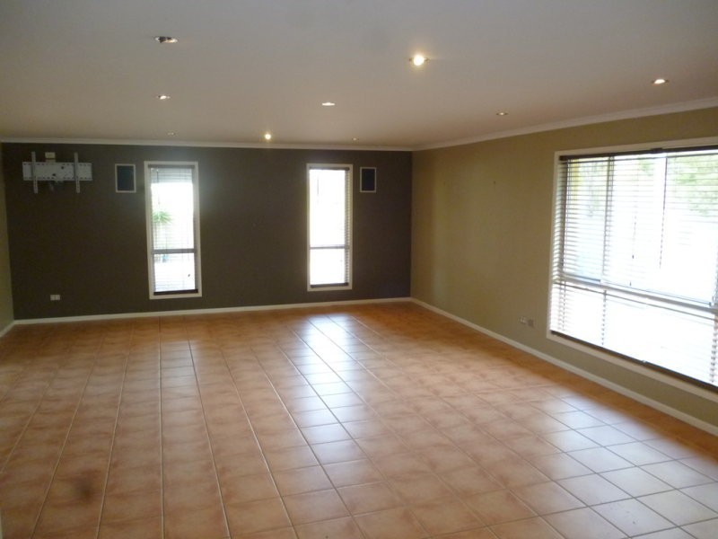 1 Ewinga Court, Mountain Creek QLD 4557