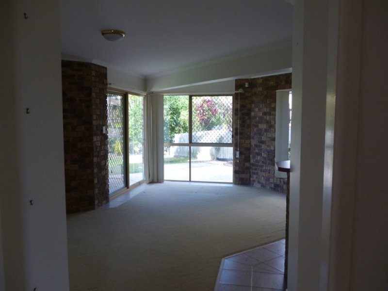 6 Paraka Court, Mountain Creek QLD 4557