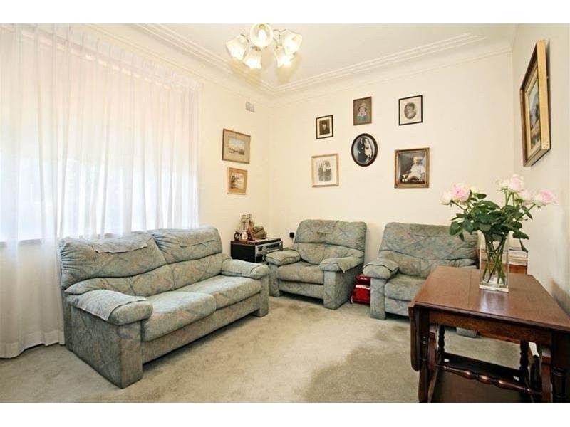 33 Forrest Street, Chifley NSW 2036