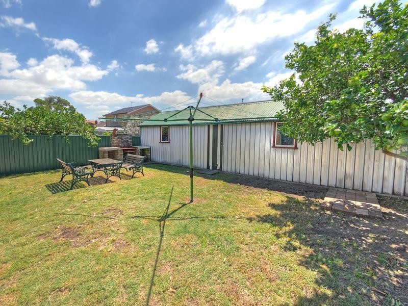 16 Harry Street, Eastlakes NSW 2018