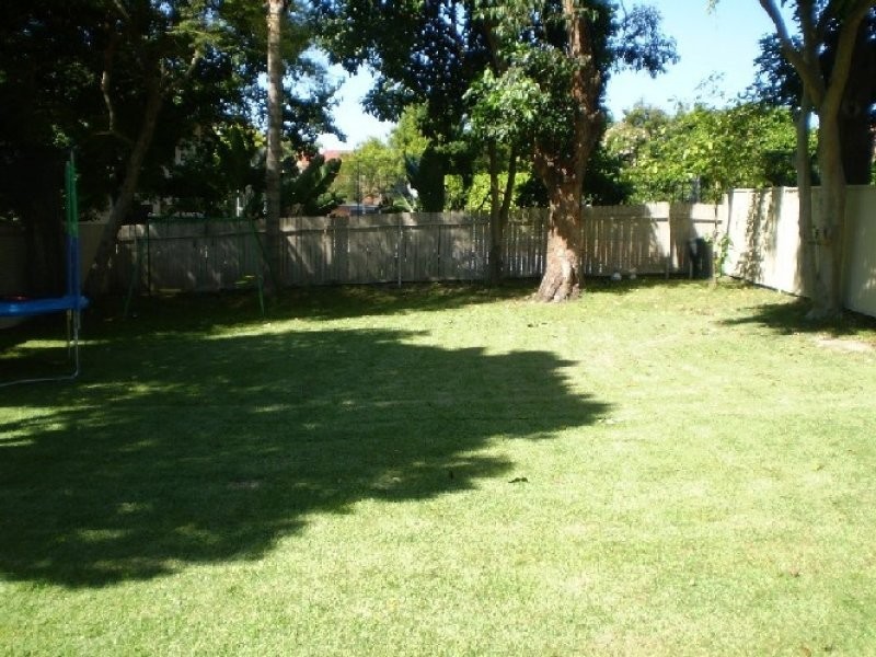 10 Allawah Avenue, Carss Park NSW 2221