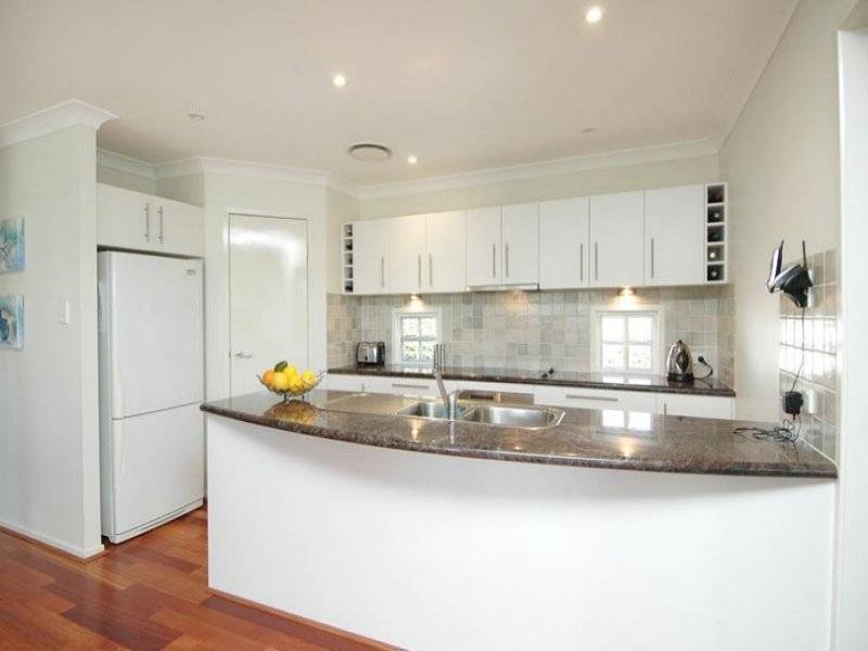 18 St Ives Circuit, Forest Lake QLD 4078