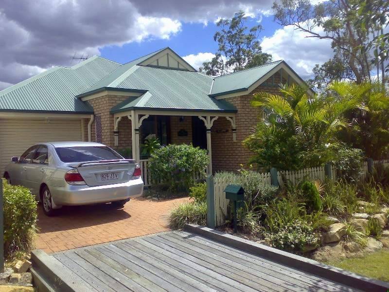 9 Simpson Way, Forest Lake QLD 4078