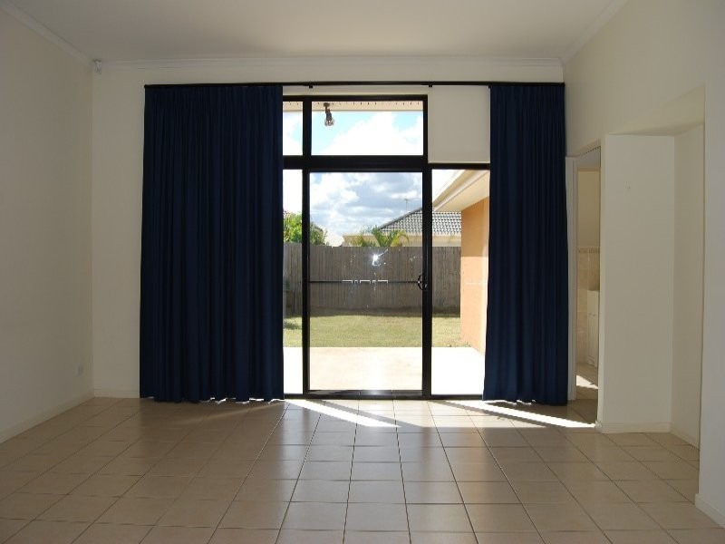 8 Grand South Circuit, Springfield Lakes QLD 4300