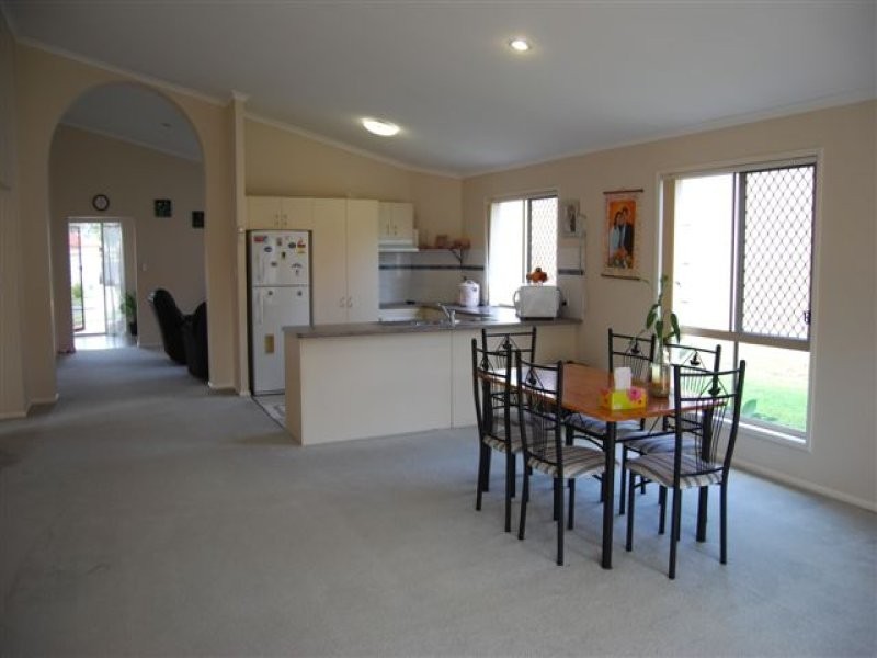 7 Kew Close, Forest Lake QLD 4078