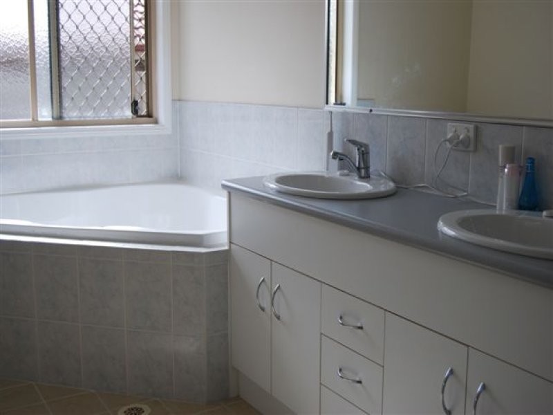 7 Kew Close, Forest Lake QLD 4078