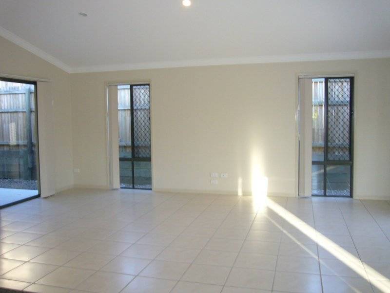 25 Hinchinbrook Circuit, Forest Lake QLD 4078