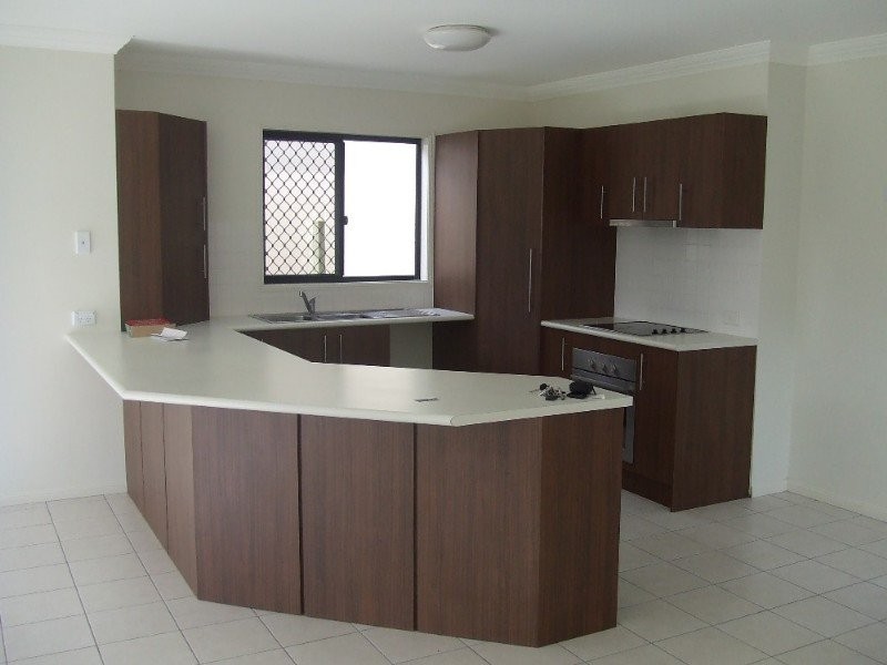 9 Cobourg St, Forest Lake QLD 4078