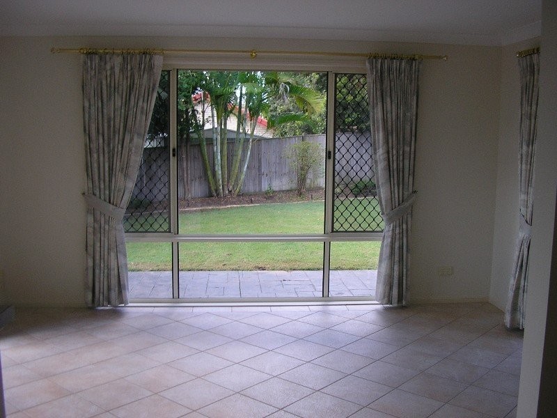 4 Grevillea Pl, Forest Lake QLD 4078