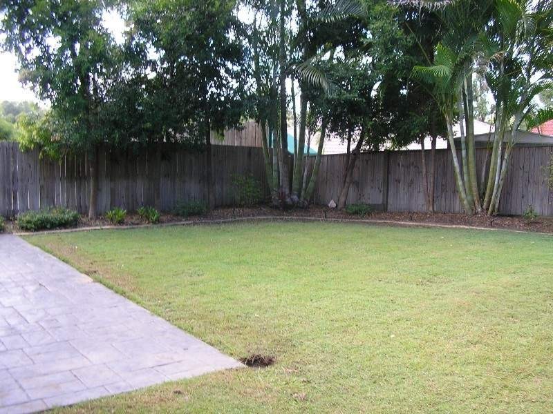 4 Grevillea Pl, Forest Lake QLD 4078