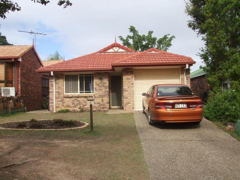 5 Robusta Place, Forest Lake QLD 4078