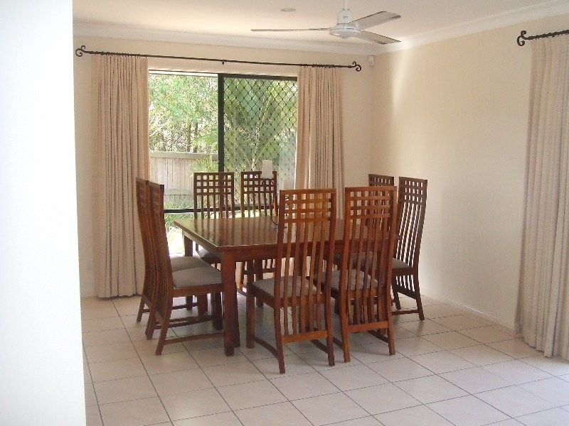 6 Parkside Pl, Forest Lake QLD 4078