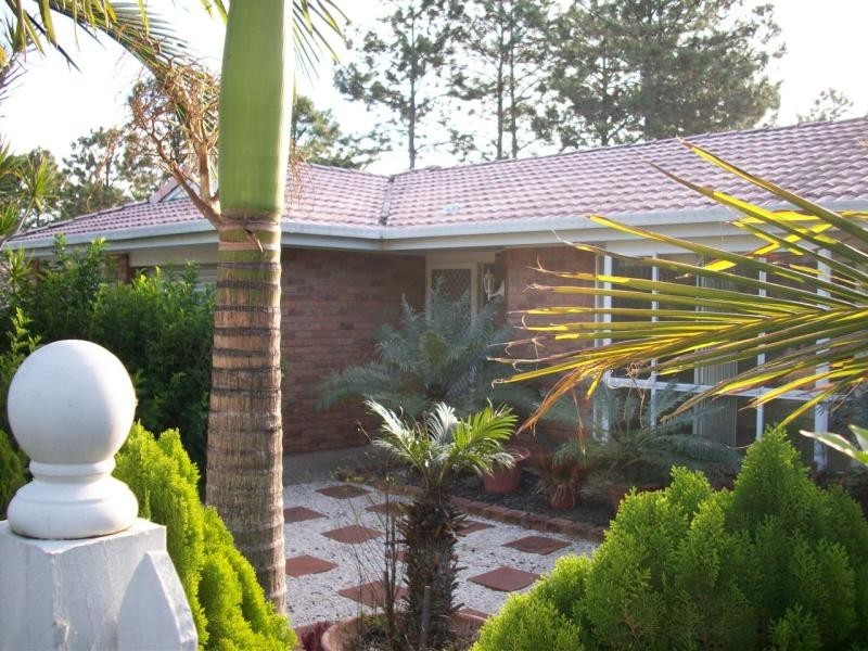 4 Redwood Close, Forest Lake QLD 4078