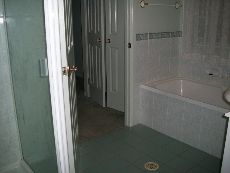 4 Halifax Court, Forest Lake QLD 4078