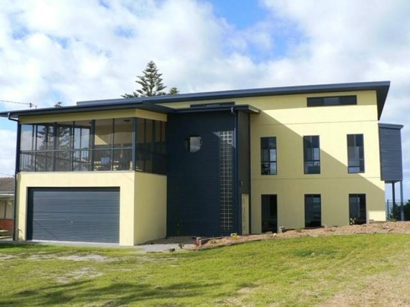 7 Dickinson Avenue, Bermagui NSW 2546