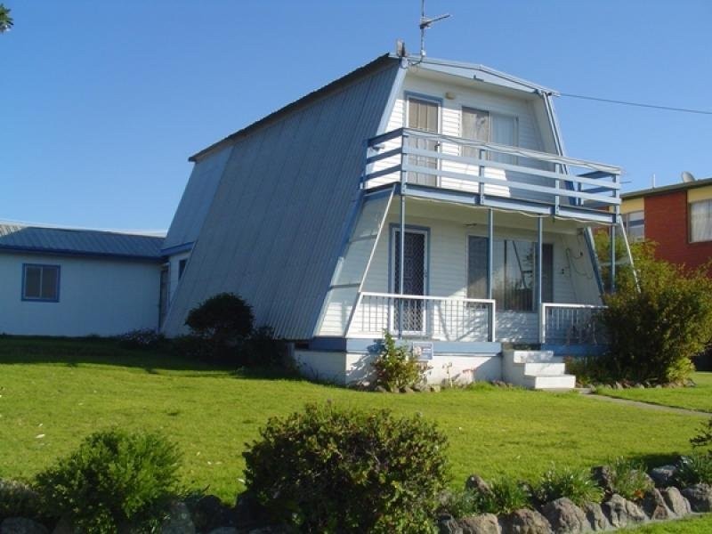 2 Paraboon Drive, Bermagui NSW 2546