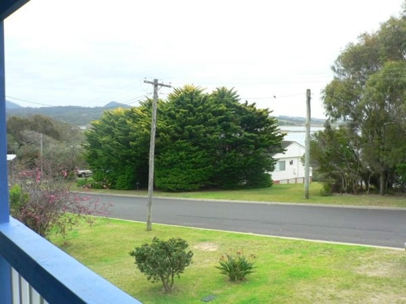 8 Lakeview Drive, Bermagui NSW 2546