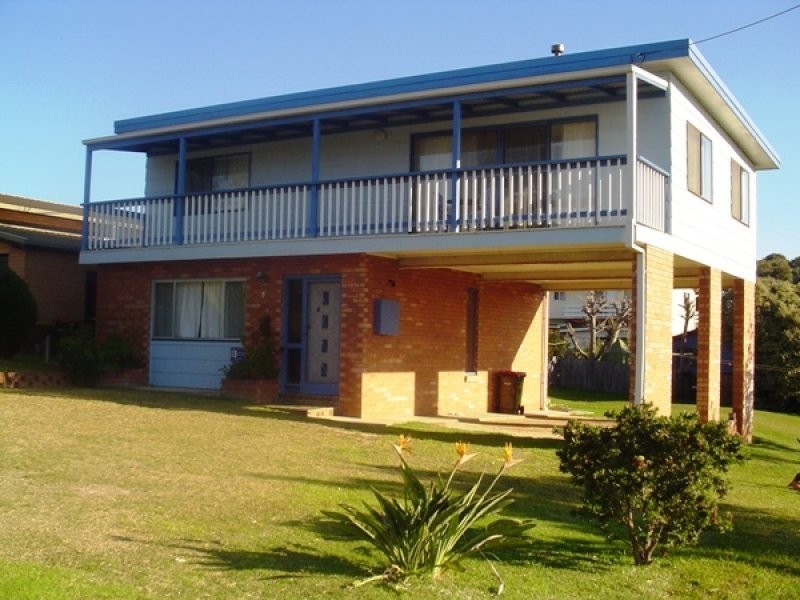 8 Lakeview Drive, Bermagui NSW 2546