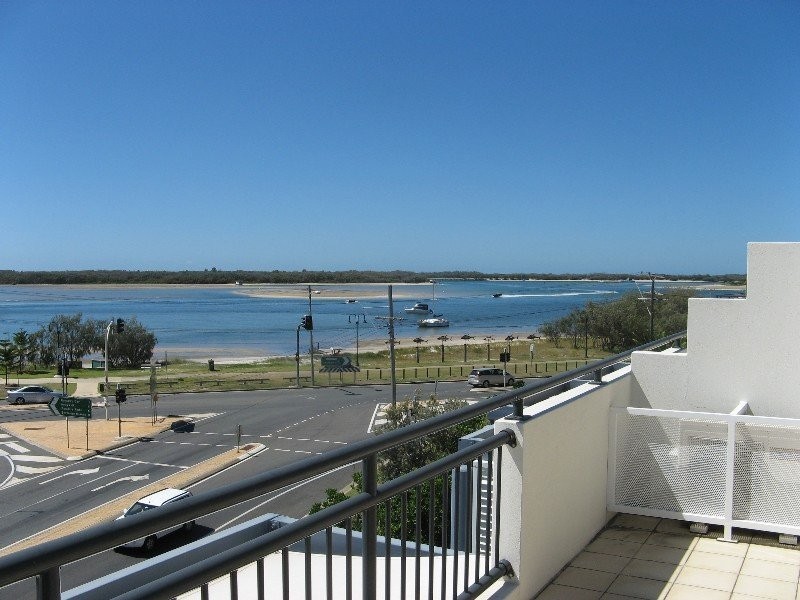 392 Marine Parade, Labrador QLD 4215