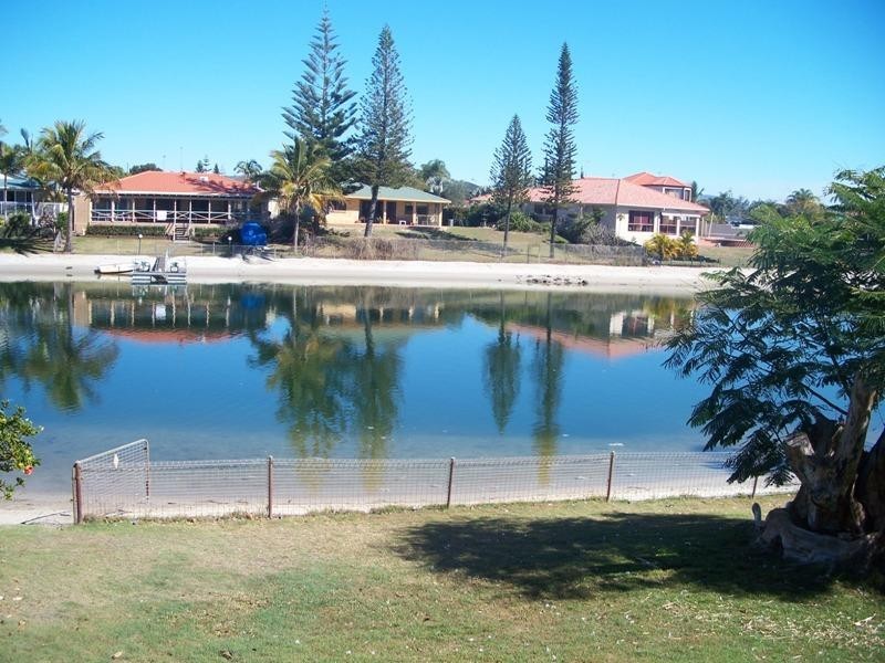 48 Avanti Street, Mermaid Waters QLD 4218