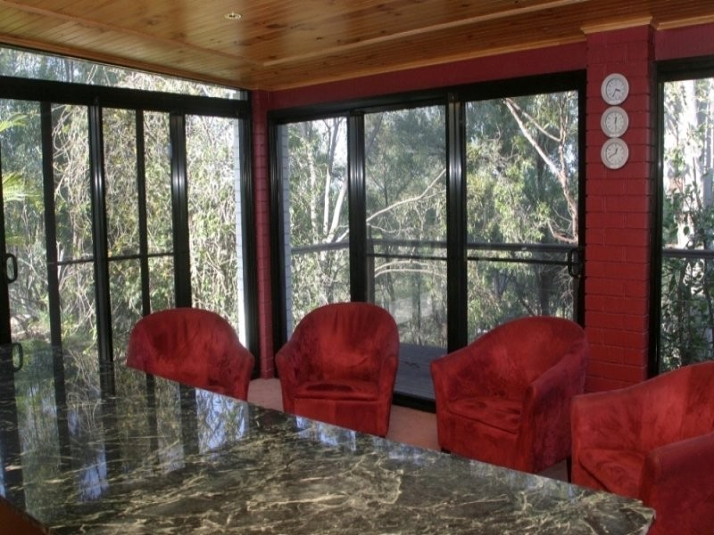 11 Kingsway Drive, Molendinar QLD 4214