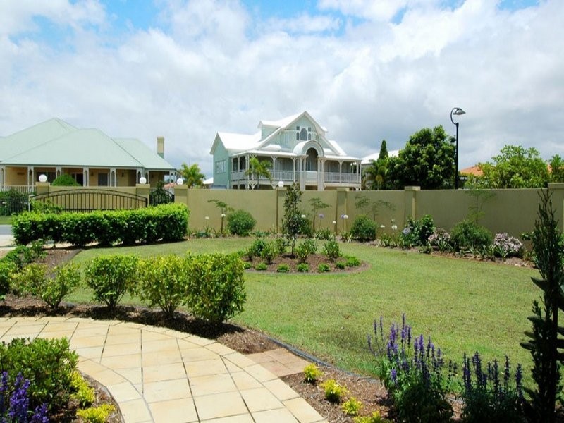 77 Bollard Circuit, Clear Island Waters QLD 4226