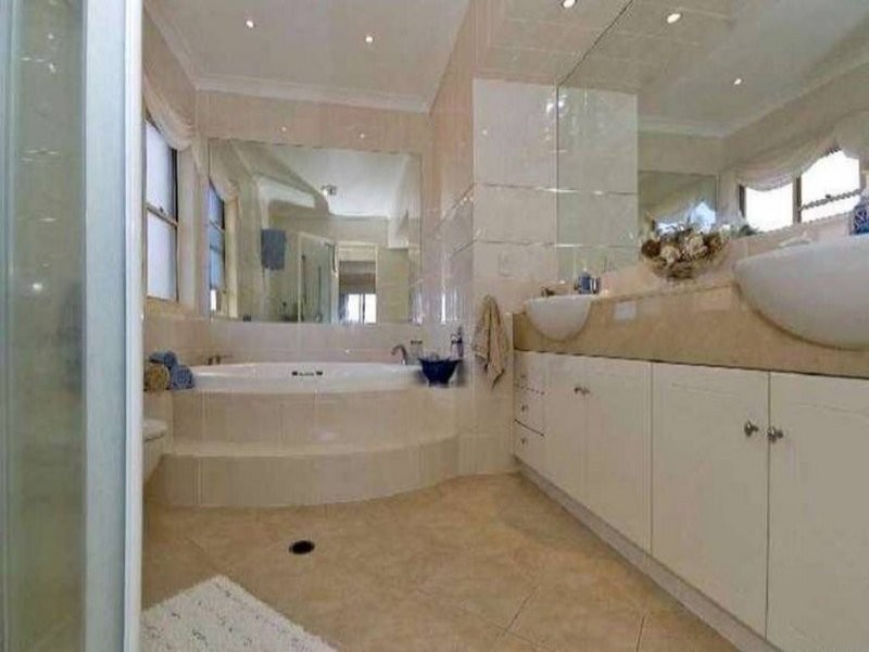 19 Julatten Drive, Robina QLD 4226