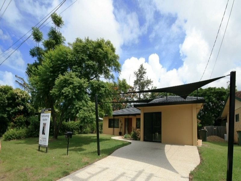 32 Kalimna Drive, Broadbeach Waters QLD 4218