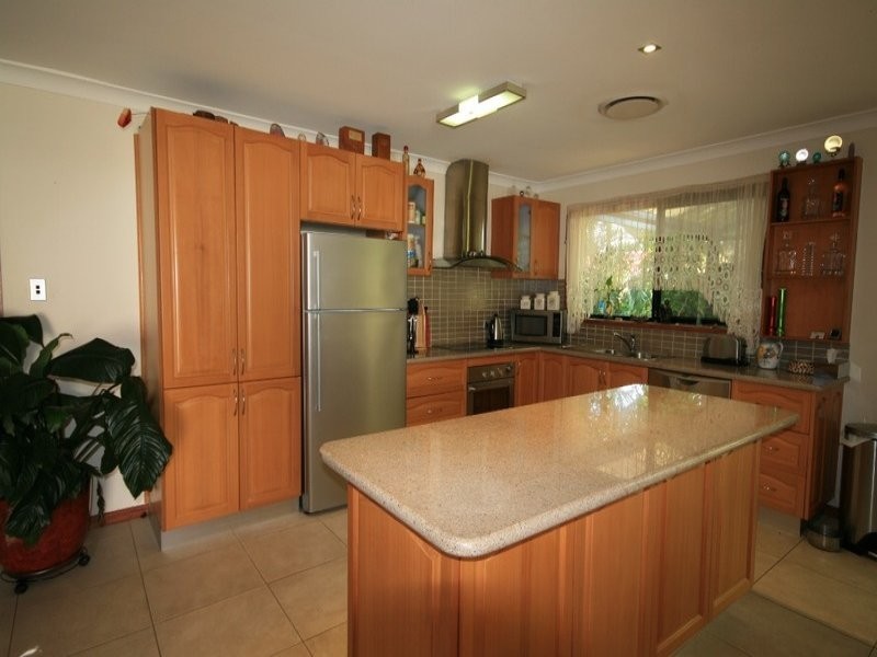 33 Allawah Street, Sorrento QLD 4217